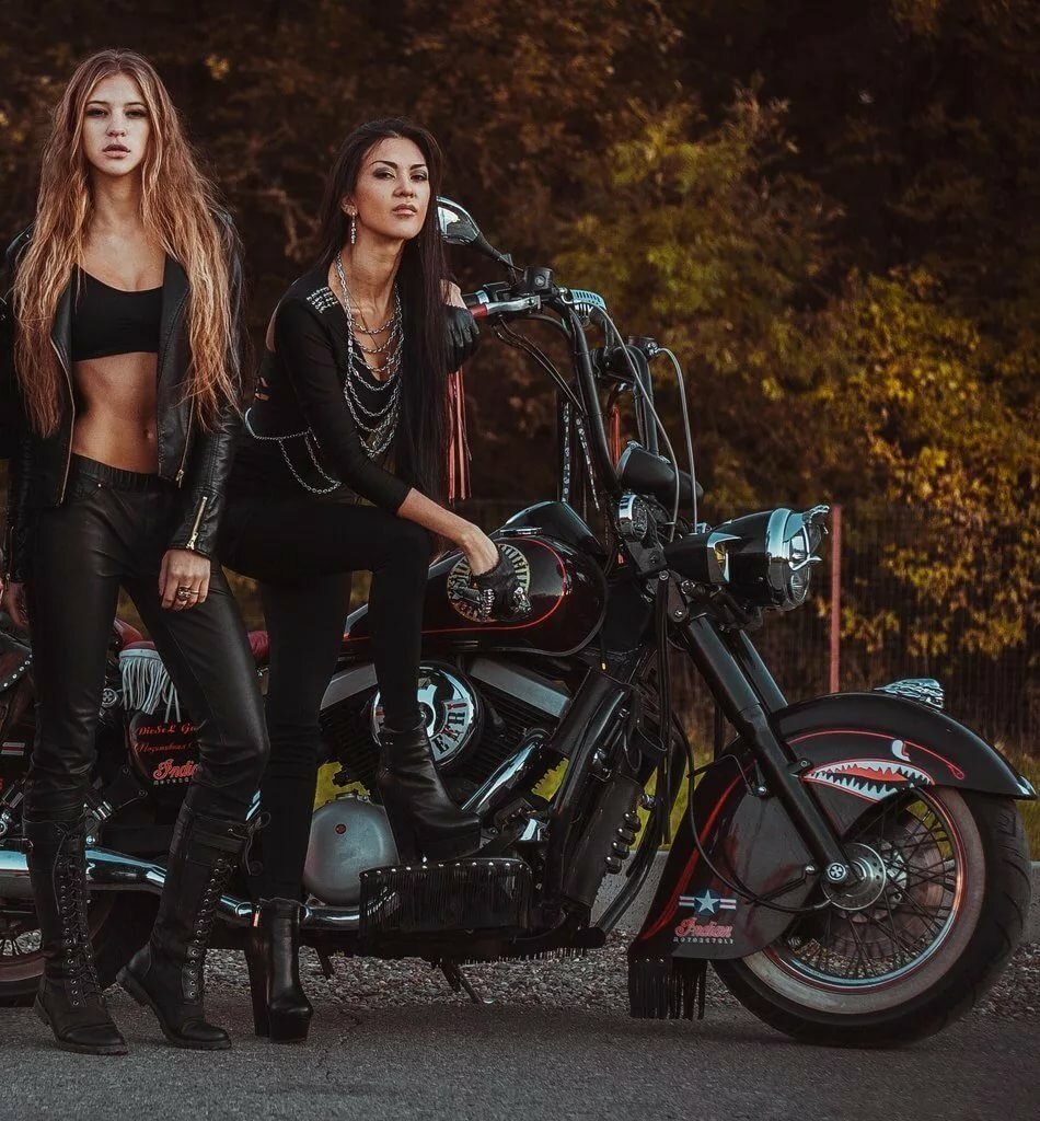 Beautiful girls and bikes in Mersin