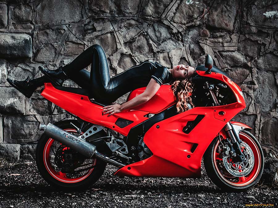 Beautiful girl Beautiful girls and motorcycles in Mersin