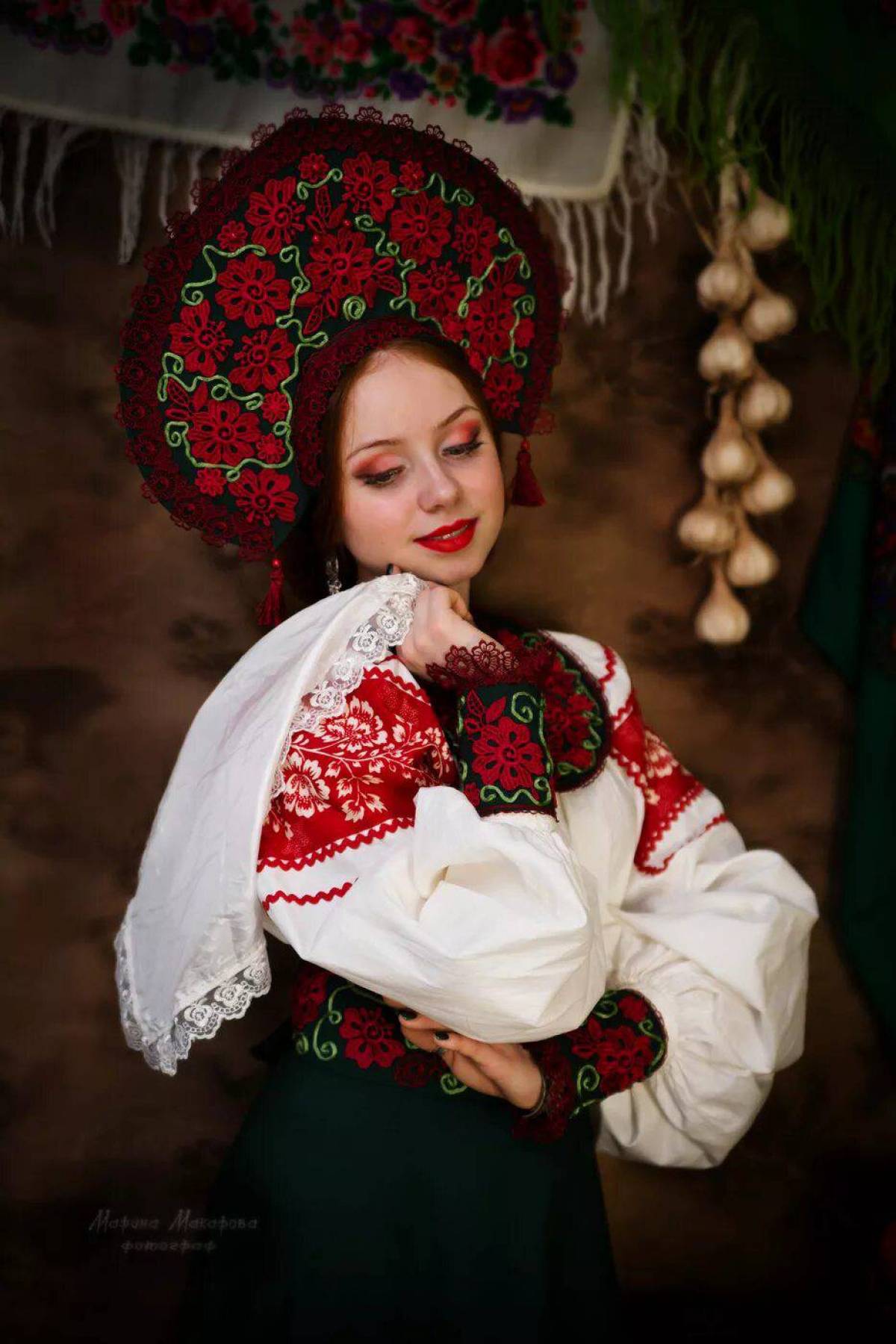 Women in Slavic costumes underwear in Mersin