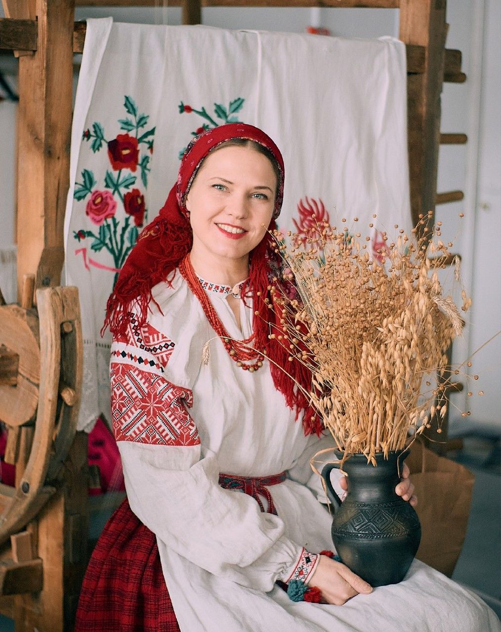 Women in Slavic costumes in Mersin