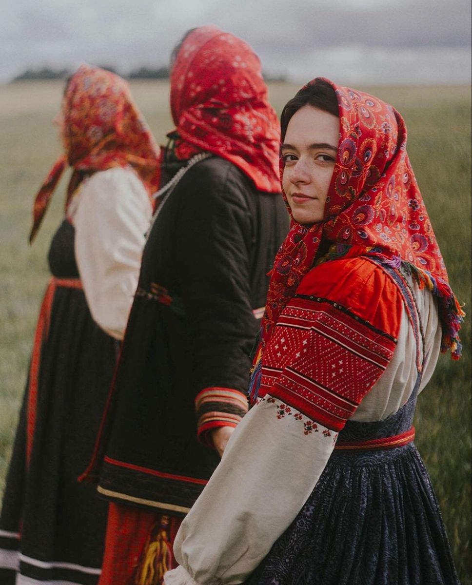 Women in Slavic costumes in Mersin