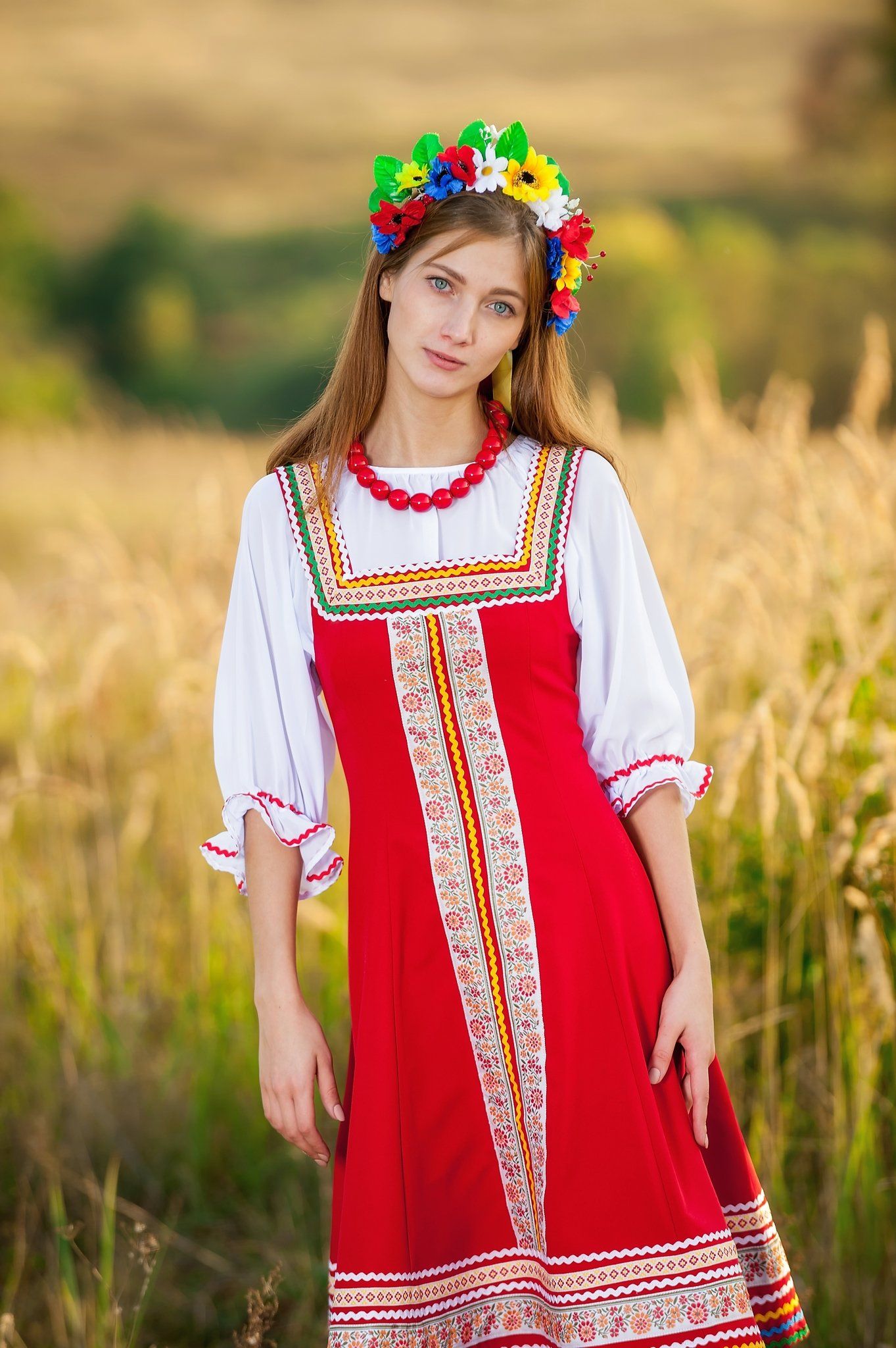 Women in Slavic costumes in Mersin