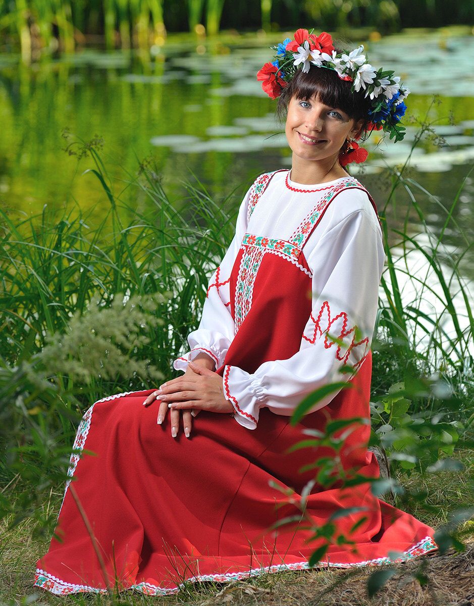 Beautiful girl Girls in Slavic costumes in Mersin