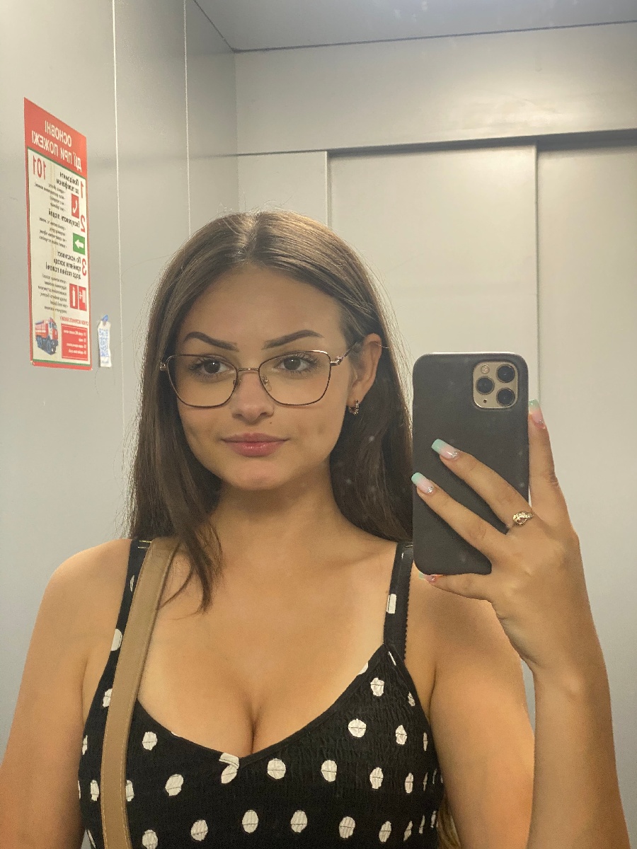 Sexy model Stacy in Mersin